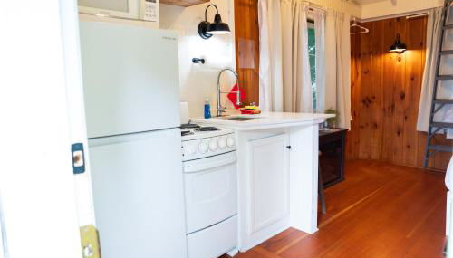 Cottage 1-2 -2 Bedroom 1 Bath End Unit with Kitchenette Private Courtyard Pet Friendly fee applies - Foto 5