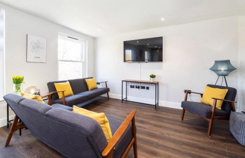 The Old Hotel - Photo 10