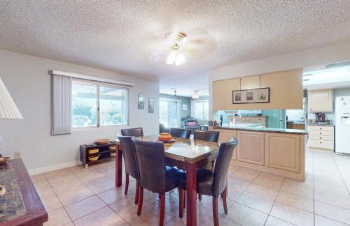 Long-Term Stay in Sun City! Lovely Home with Patio - Foto 8