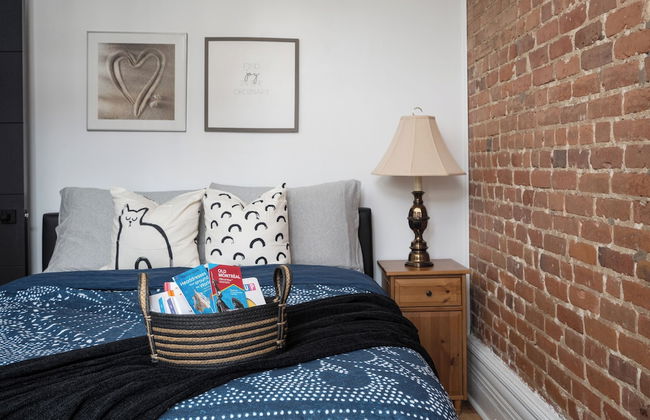 Downtown Luxe - Parking, Metro, King Bed, Sleeps 6 - Foto 16