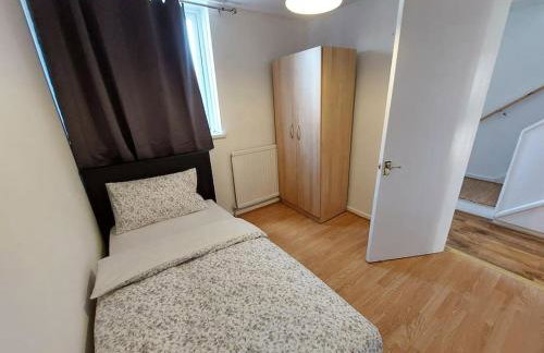 5 Bedroom House in Romford - Foto 30