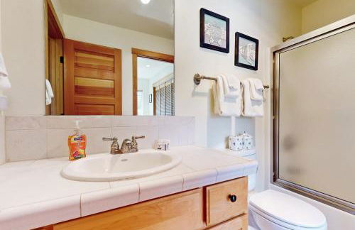 Howard's Lakehouse by the Sea - Foto 19