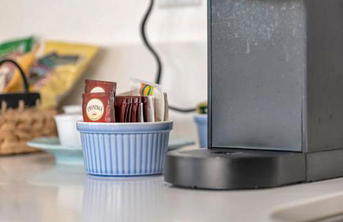 Modern Cottage, Hot Tub, Bistro Patio, Putting Green, Walk to All! - Foto 5