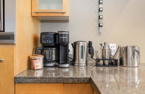 Union Station downtown and gameday retreat! - Foto 13