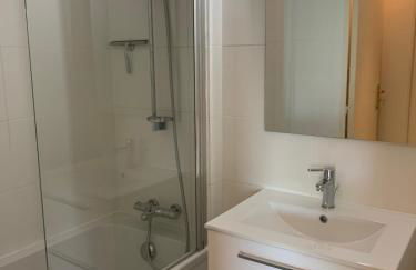 Grand rez de jardin-terrasse avec vue sur la mer - 2 chambres - Photo 15