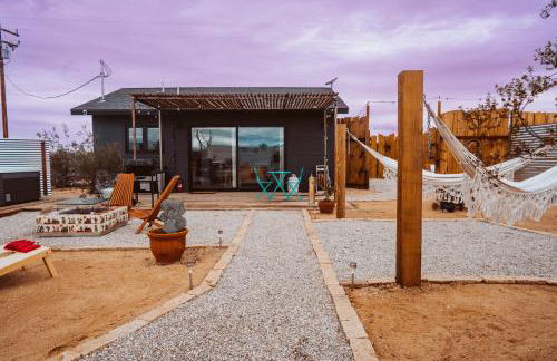 Romantic Desert Escape - Stargazing Dome, Hot Tub, Fire Pit, Hammocks, Cowboy Pool - Foto 23
