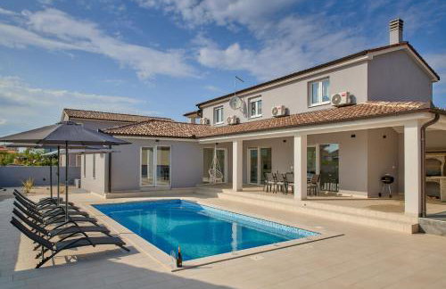 Villa Maas for 10 people near Pula with salt - water pool & pet friendly - Foto 15