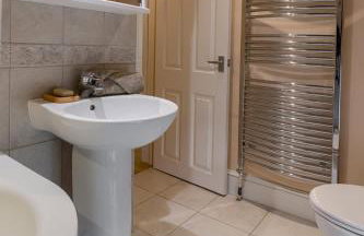 Gallery Lodge Holiday Home - Short Stays UK - Photo 31