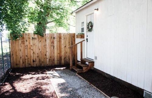 House-1 Bedroom, 1 Bath-Private, Centrally Located - Foto 34