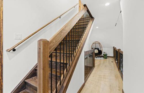 Hot Tub Sauna Spacious Backyard Luxury - Photo 26