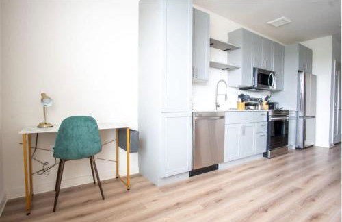 Comfortable 1BR Suite w Pool Parking Gym 08 - Foto 13