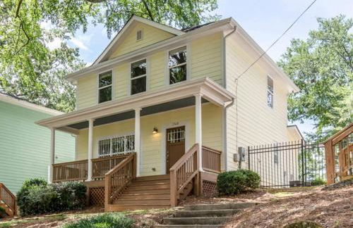 Cozy Cottage - Walk to Campus, Stadium, Downtown - Foto 1