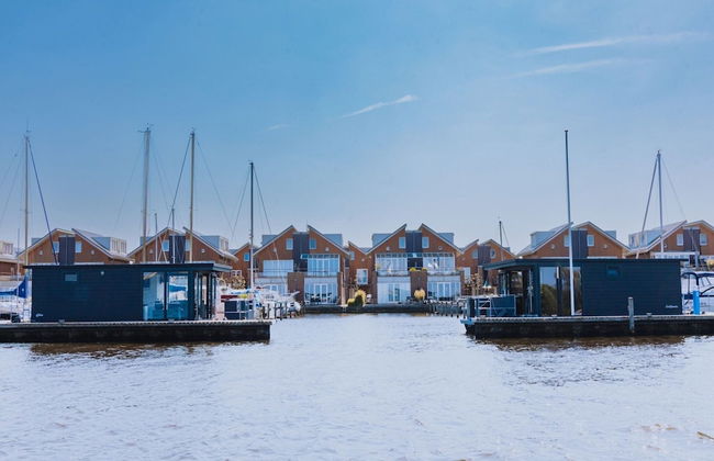 Cozy Houseboat at the Edge of the Marina - Foto 32
