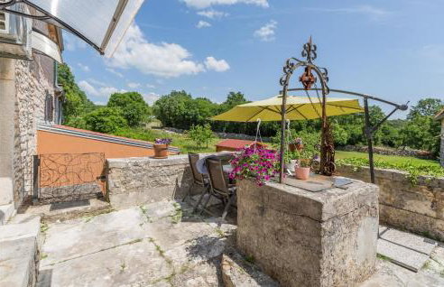 Beautiful Home In Putini With Kitchen - Photo 1