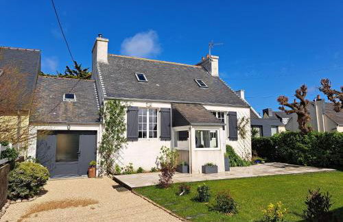 Holiday Home in Guisseny Near the Beach - Photo 2