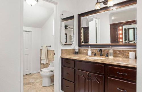 Goode HOMES Stunning Home w/ Beautiful Backyard - Foto 12