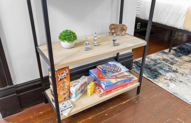 Charming Studio on Cherokee Street - JZ Vacation Rentals - Photo 26