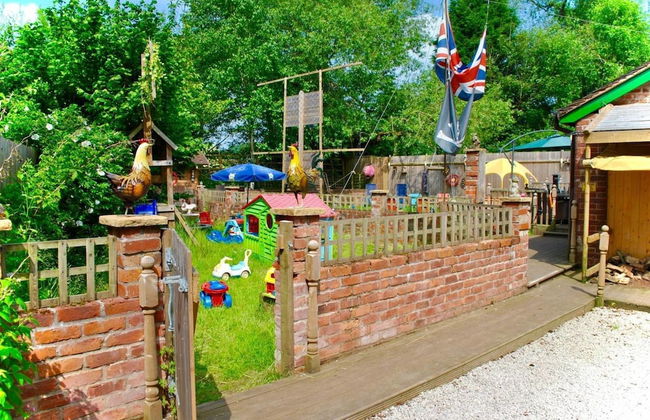 Squirrel Barn. Hi-spec. Hot tub & Wifi. Sleeps 14 - Foto 22