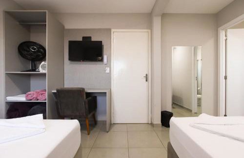 Lou Suítes - Suíte 9 com 2 camas de casal - total confort - Foto 8