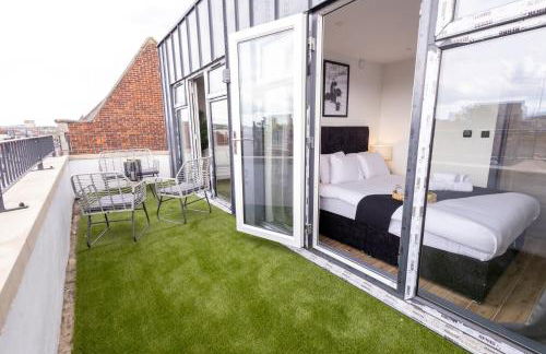 Brand-New Top-Floor Flat with Stunning Balcony & Parking - Foto 4