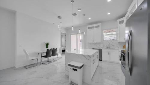 Cozy 3BR Duplex Unit with WiFi and Laundry in Lehigh Acres - Foto 2