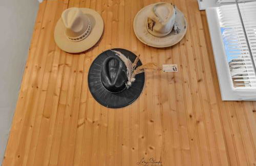 Beachglass Cottage - Family Friendly Kids and Pets - Photo 27