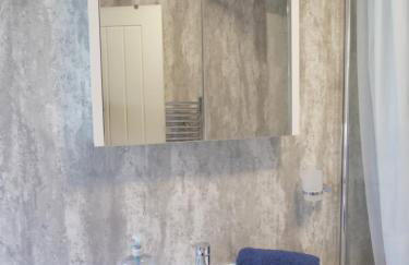 Three bed house in Wolverhampton - Photo 14