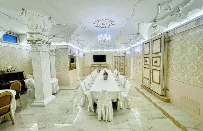 Pool, Jacuzzi and Events Room - Charming Villa in Umbria - Sleeps 24 - Lake View - Foto 46