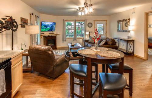 Smoky Mountain Basecamp Just 5 Mins to Harrah Casino - Foto 4