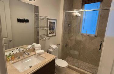 Hemingway 3 Bedroom Condo 2 Blocks from the Beach - Foto 18