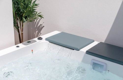 SeaScape Villa Private Pool & Rooftop Jacuzzi with sea view near Manta Rota Beach - Foto 77