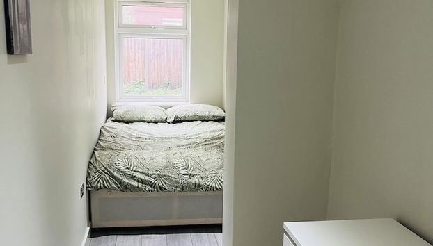 Immaculate 2-bed Apartment in London - Foto 3, Habitación