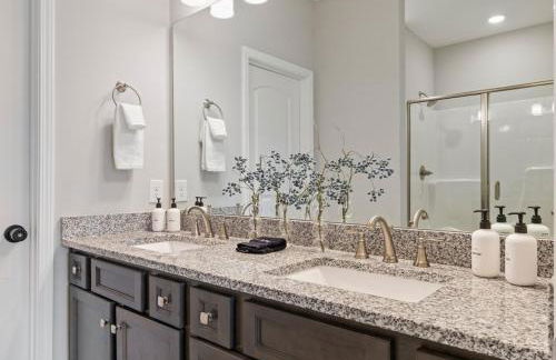 Cottage with 3 King Beds, 3 min to Marina, Fire Pit - Foto 67