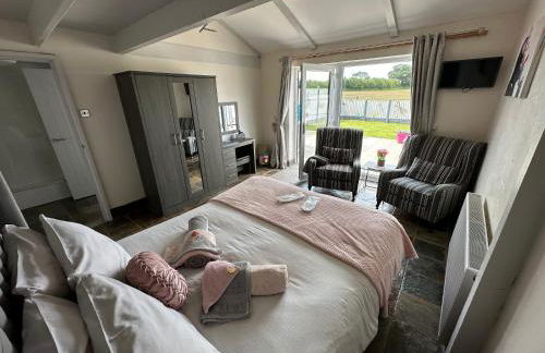 Dwylig Isa Holiday Cottages - Photo 7