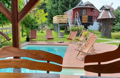 Ferienhaus auf einer Ebene mit eigenem Garten, Sommerpool und Badefass - Foto 7