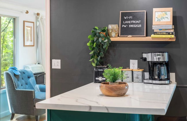 Lakeshore Oasis by Avantstay Private Beach, Views, Hot Tub, Volleyball - Foto 16