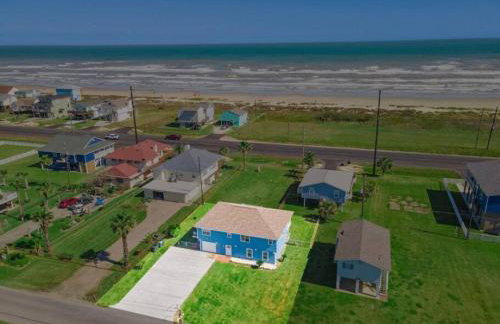 Beach Home with Cowboy Pool, Big Deck and Ocean View - Photo 40