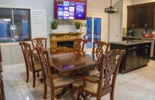 Heated Salt Pool, BBQ, Movie Projector, Stereo, Billiards Table, Arcade Game, Darts - Stone Sanctuary NW at Childrens Memorial Park, Pool Heat Optional - Foto 10