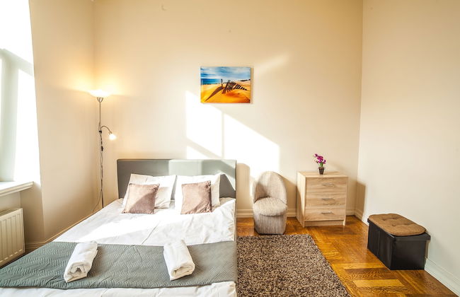 Mosaic Center Apartments - Photo 12