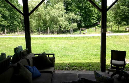 Charming Yurt Rental Nestled in the Forest near Friendsville, Maryland - Foto 17