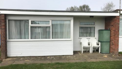 2-bed Seaside Retreat - Sleeps 5 & Parking - Foto 1, Garden