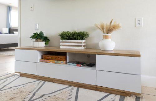 Spacious 3-Bedroom Villa with Heated Saltwater Pool and Fenced Yard in Oakland Park - Foto 39