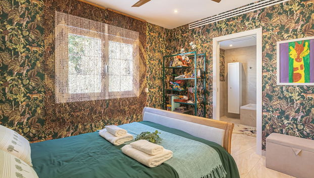 Luxury Family Escape Golf & Pool Retreat - Photo 4, Room