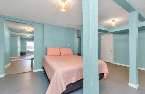 Sleep a Group of 7 in this Spacious Galveston Studio - Minutes to Beach! - Foto 19