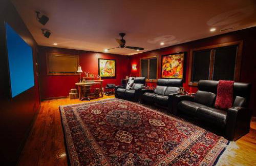 LUXURY!! Hot Tub, Pool Table, River & Petting zoo? - Foto 18