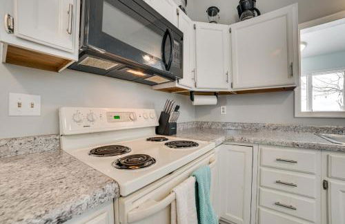 Dock and Views Lake Mitchell Home in Cadillac! - Foto 9