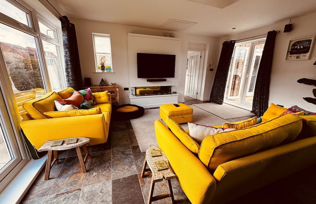 Luxury Adult-only 2-bedroom Bungalow With Hot Tub - Foto 1