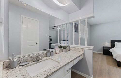 Spacious Retreat - Near IAH Airport & Lake Houston, Sleeps 9 - Foto 28