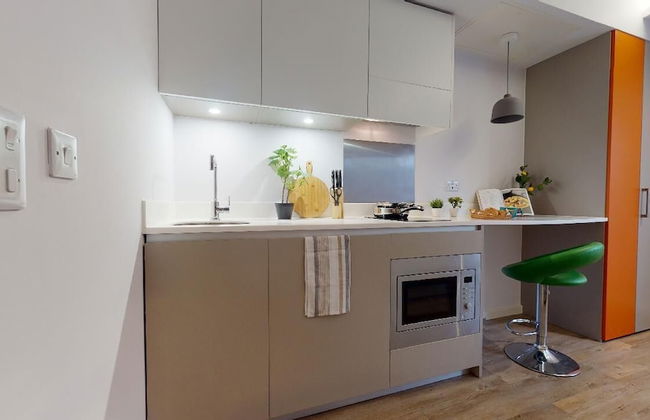 Student Only Studio with Kitchenette - Foto 8