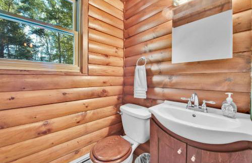 Secluded Log Cabin with Hot Tub Fire Pit Game Room - Foto 58